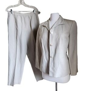 KATE‎ HILL 2 piece Pant Suit Gray Size 12P Pants Jacket 10P Beige